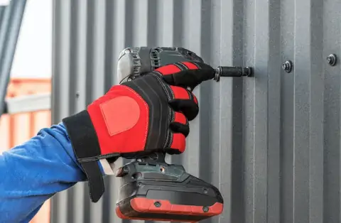 Travaux de zinguerie - Cours-les-Barres